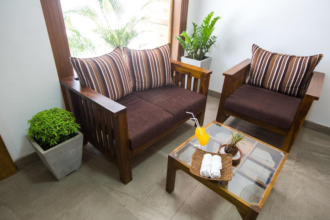 Hotel Maple Tree Residencies à Dehiwala-Mont Lavinia Extérieur photo