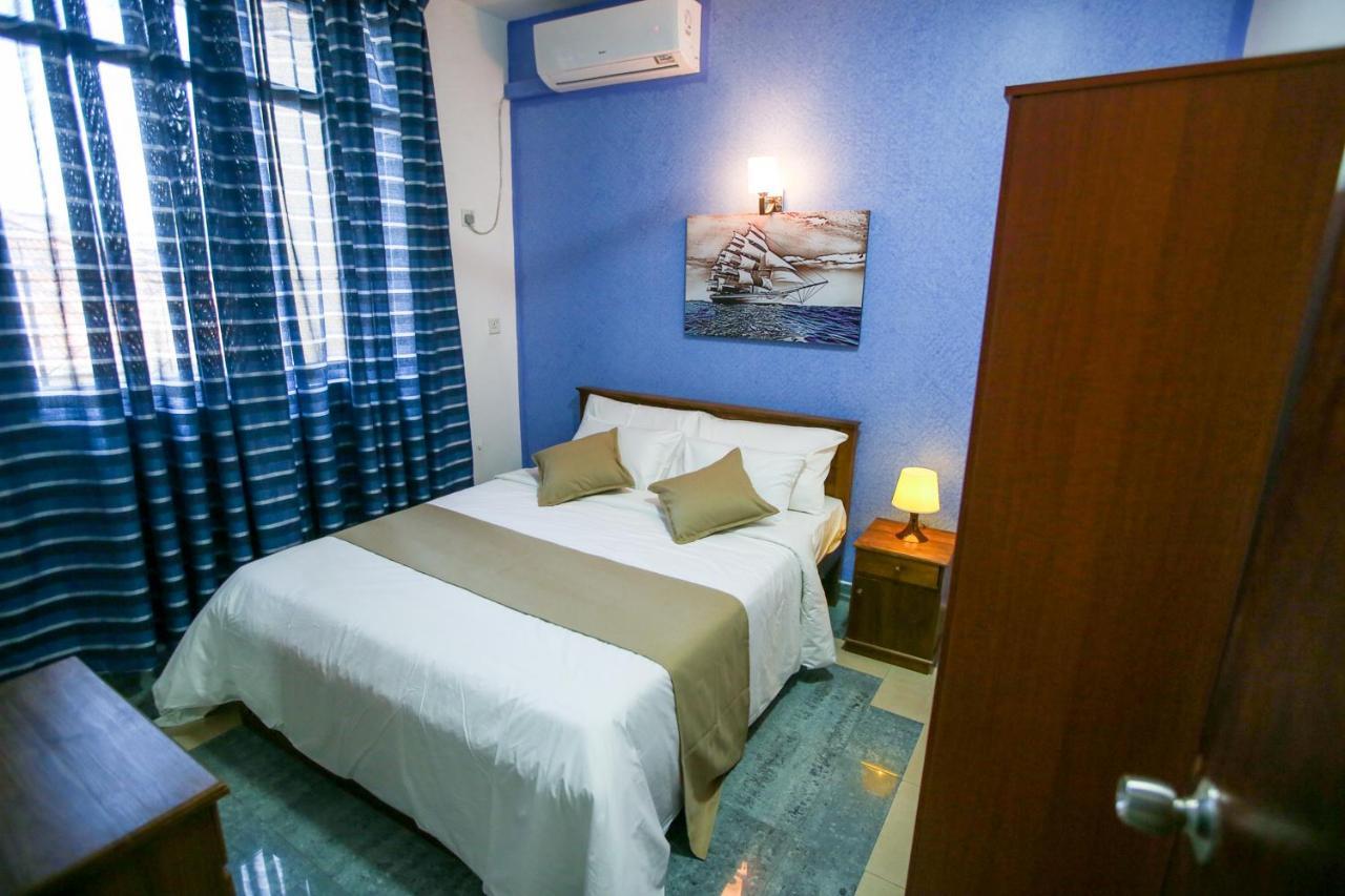 Hotel Maple Tree Residencies à Dehiwala-Mont Lavinia Extérieur photo