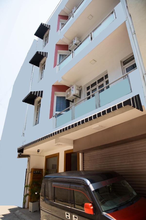 Hotel Maple Tree Residencies à Dehiwala-Mont Lavinia Extérieur photo