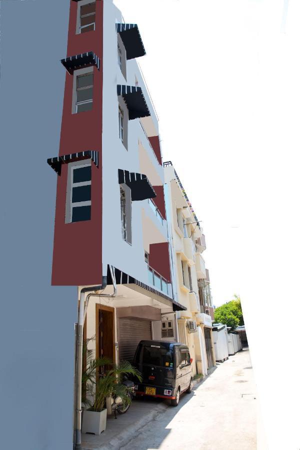 Hotel Maple Tree Residencies à Dehiwala-Mont Lavinia Extérieur photo
