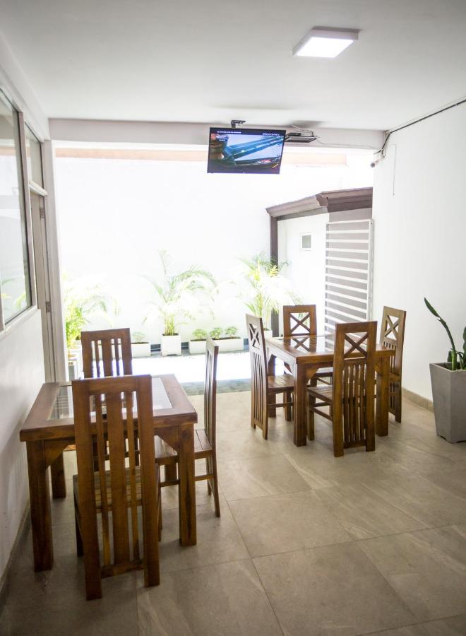 Hotel Maple Tree Residencies à Dehiwala-Mont Lavinia Extérieur photo