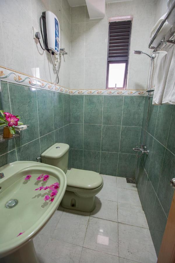 Hotel Maple Tree Residencies à Dehiwala-Mont Lavinia Extérieur photo